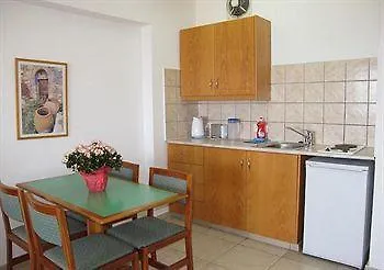 לרנקה Sun Hall Beach Hotel Apartments 3*,