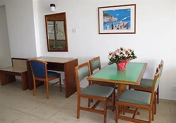 מלון דירות לרנקה Sun Hall Beach Hotel Apartments